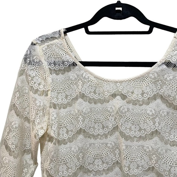 Bellatrix Beige Scalloped Lace Top Off White Size Medium - Picture 3 of 7